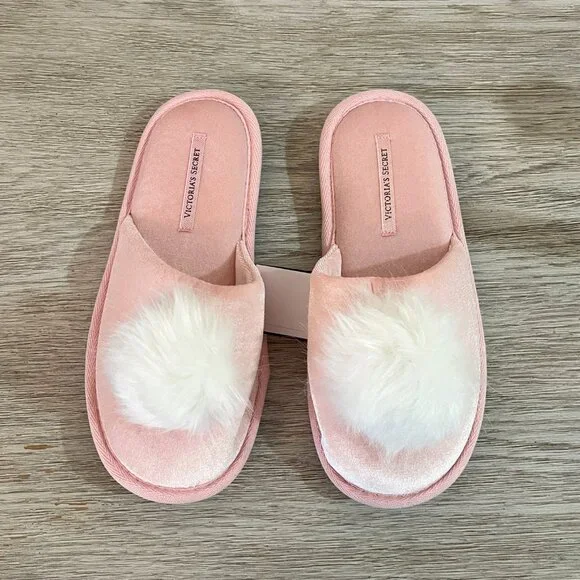 New Victoria's Secret Slippers Small 5 6 Pink Velour White Pom NWT - Picture 4 of 10